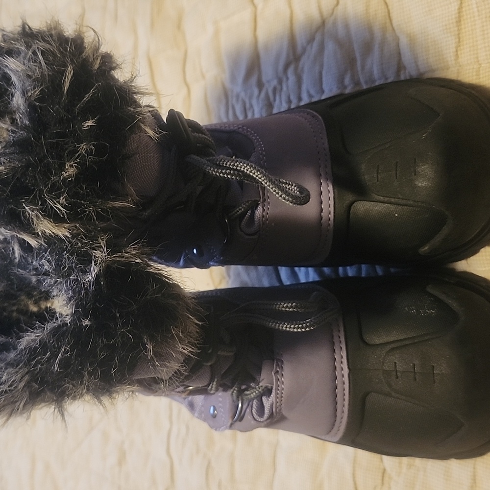 NWOT Itasca Brand Stylish Black and Purple Snow Boots with Faux Fur. Girls SZ 2 - Picture 4 of 7